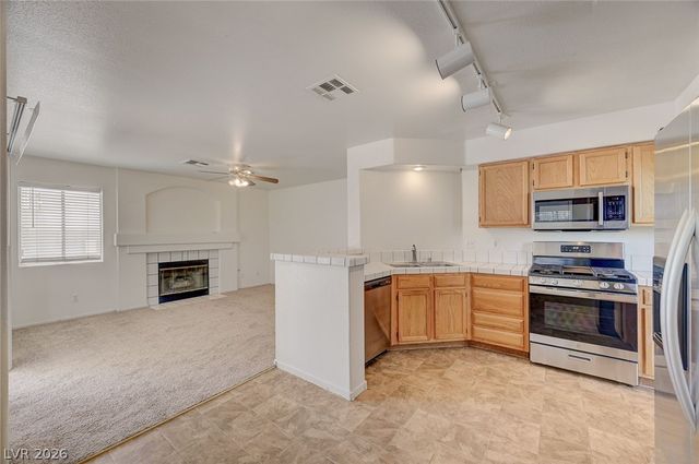 2462 Cavern Cove Way, Las Vegas, NV 89156