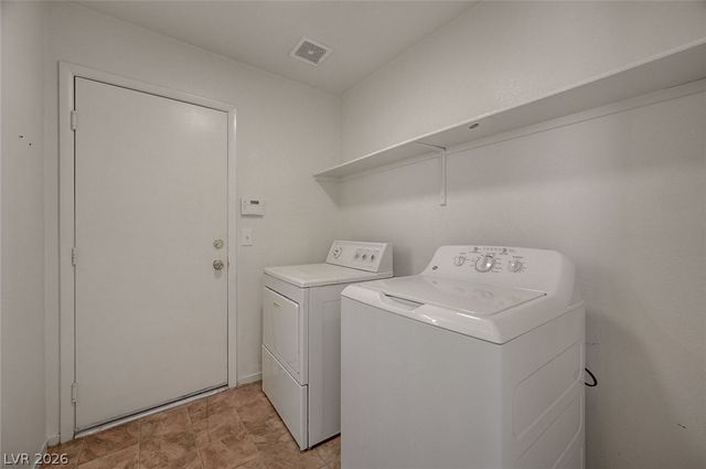 2462 Cavern Cove Way, Las Vegas, NV 89156