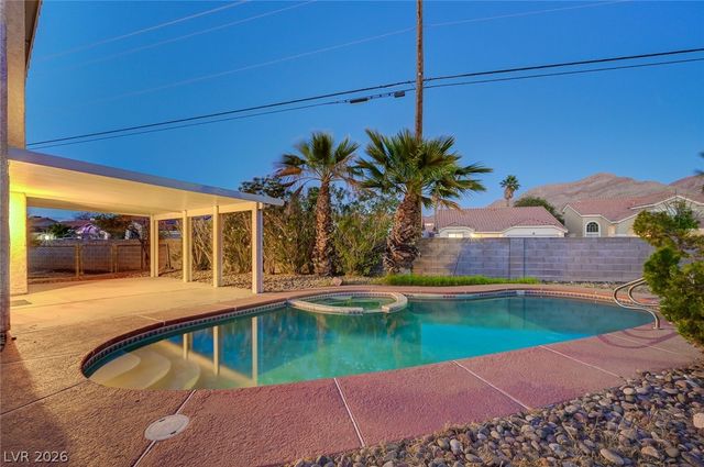 2462 Cavern Cove Way, Las Vegas, NV 89156