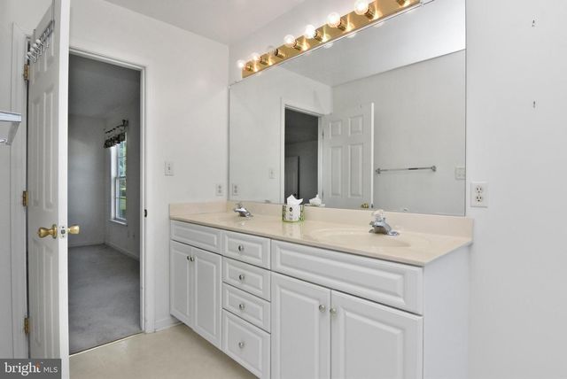 8 AUTUMNWOOD WAY, Lewes, DE 19958