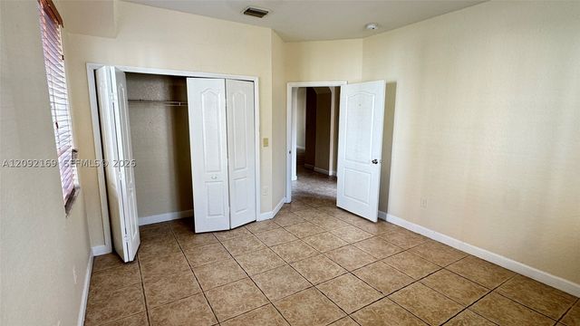 17650 NW 73rd Ave 104-18, Hialeah, FL 33015