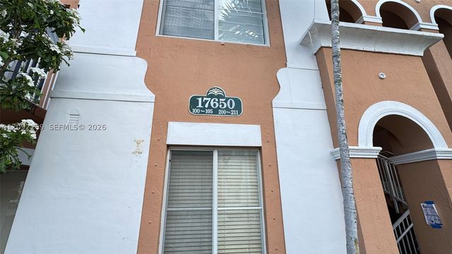 17650 NW 73rd Ave 104-18, Hialeah, FL 33015