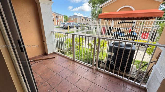 17650 NW 73rd Ave 104-18, Hialeah, FL 33015