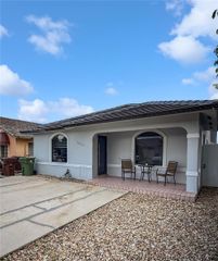 3558 W 72nd Pl, Hialeah, FL 33018