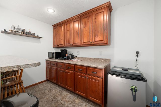 2704 S Grinnell Ave Avenue, Sioux Falls, SD 57106