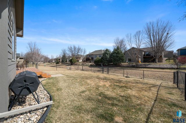 2704 S Grinnell Ave Avenue, Sioux Falls, SD 57106