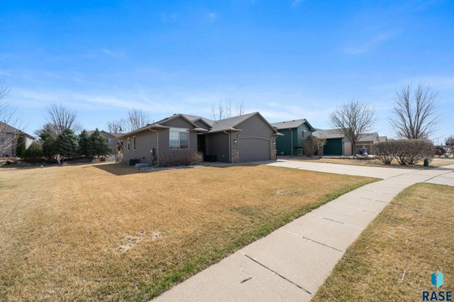 2704 S Grinnell Ave Avenue, Sioux Falls, SD 57106