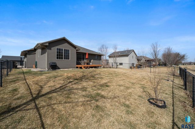 2704 S Grinnell Ave Avenue, Sioux Falls, SD 57106