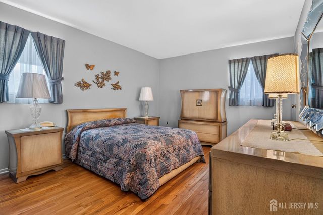 2 Peachwood Court, Milltown, NJ 08850