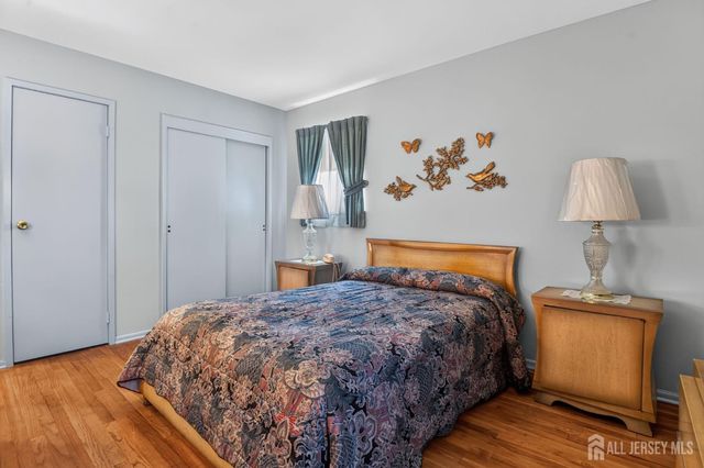 2 Peachwood Court, Milltown, NJ 08850