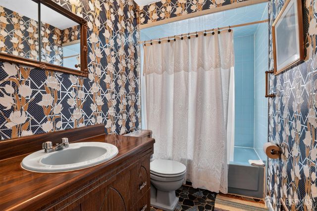 2 Peachwood Court, Milltown, NJ 08850