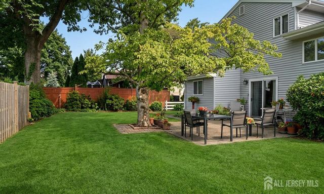 2 Peachwood Court, Milltown, NJ 08850
