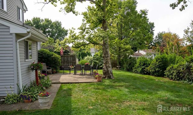 2 Peachwood Court, Milltown, NJ 08850