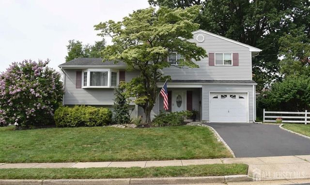2 Peachwood Court, Milltown, NJ 08850