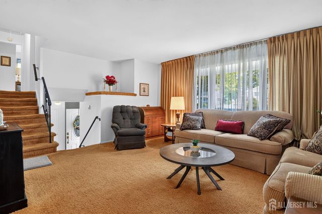 2 Peachwood Court, Milltown, NJ 08850