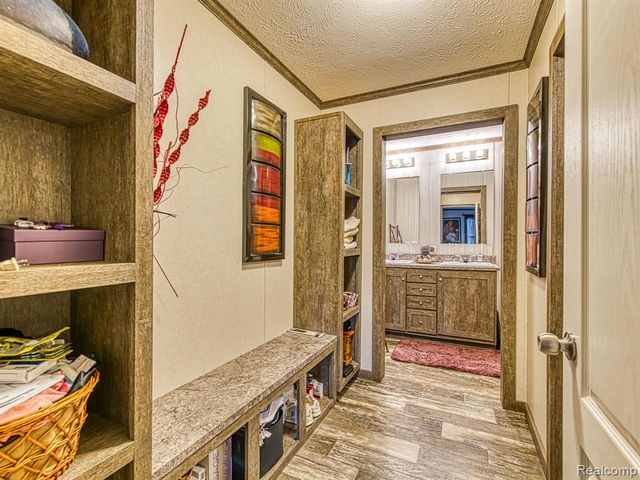 24161 Senate Drive, Flat Rock, MI 48134