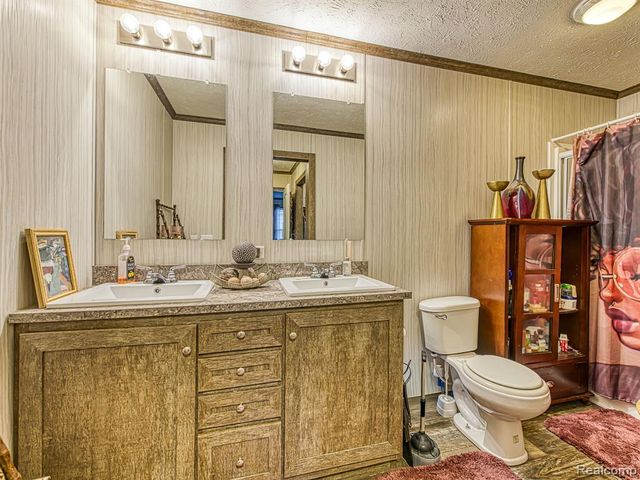 24161 Senate Drive, Flat Rock, MI 48134