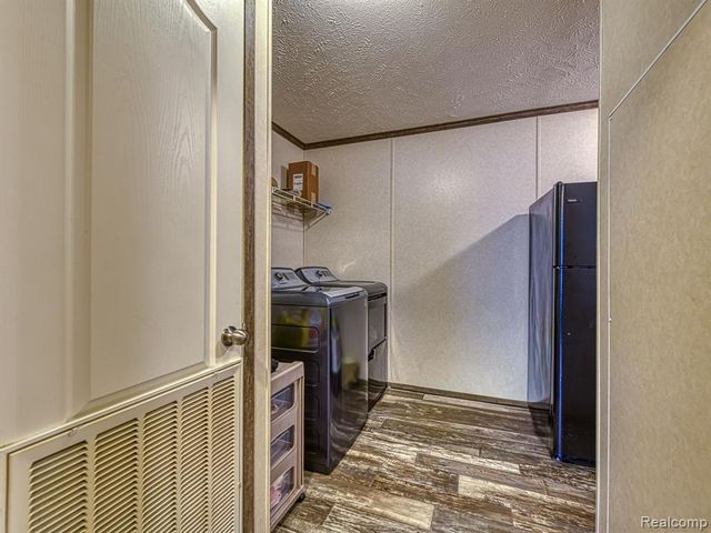 24161 Senate Drive, Flat Rock, MI 48134