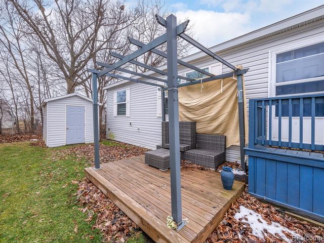 24161 Senate Drive, Flat Rock, MI 48134