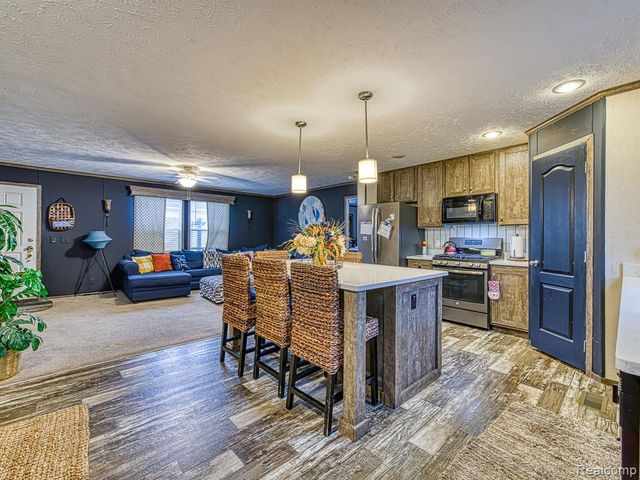 24161 Senate Drive, Flat Rock, MI 48134