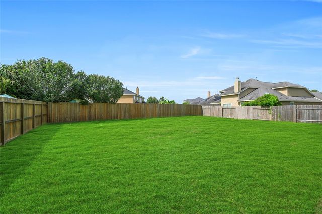 8915 High Ridge Lane, Rosenberg, TX 77469