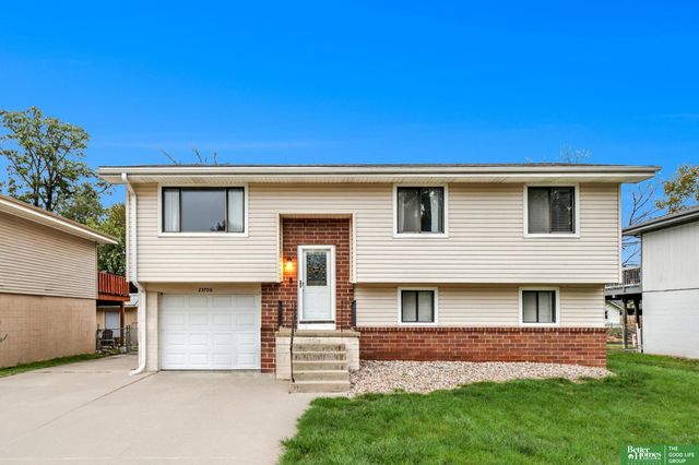 23706 Walnut Circle, Waterloo, NE 68069