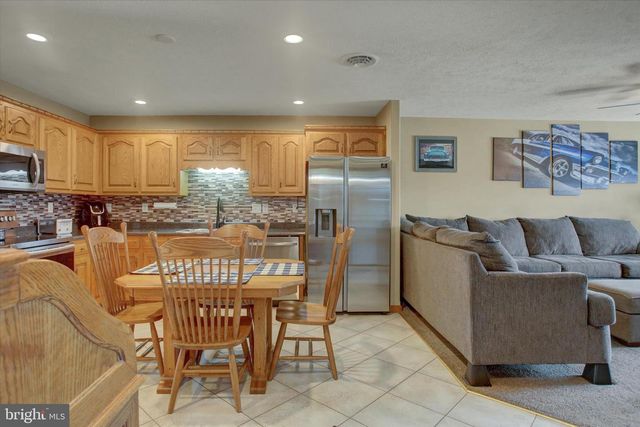 432 KARA WAY, Shippensburg, PA 17257