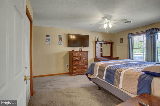 432 KARA WAY, Shippensburg, PA 17257