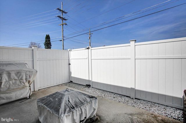 432 KARA WAY, Shippensburg, PA 17257