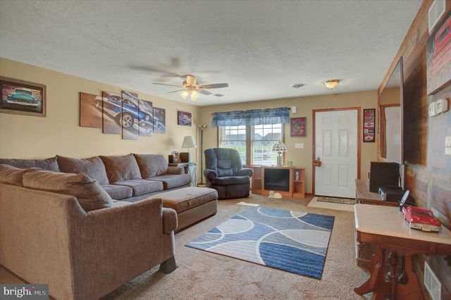 432 KARA WAY, Shippensburg, PA 17257