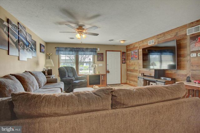 432 KARA WAY, Shippensburg, PA 17257