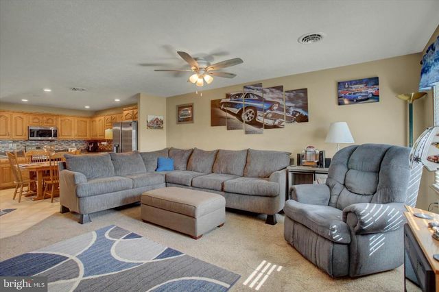 432 KARA WAY, Shippensburg, PA 17257