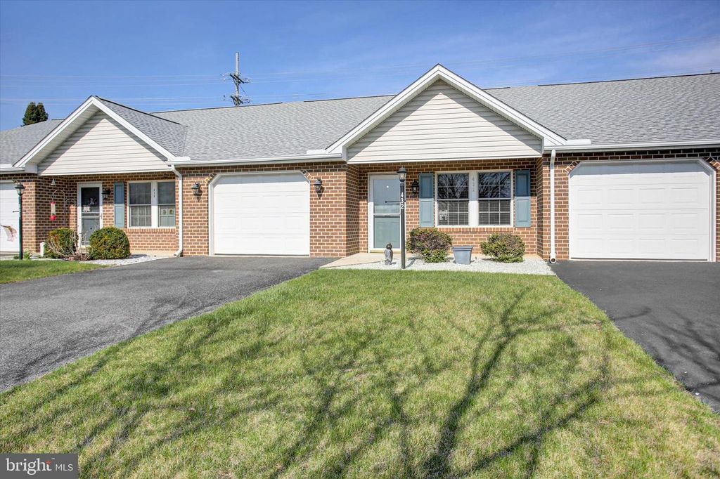 432 KARA WAY, Shippensburg, PA 17257