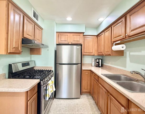 105 Old Post Road, Edison, NJ 08817