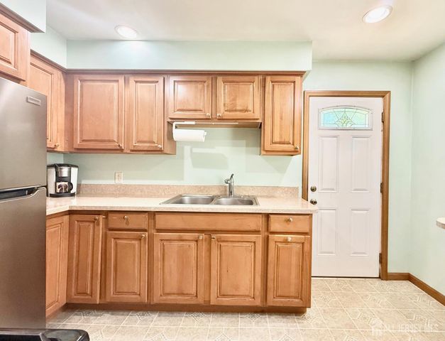 105 Old Post Road, Edison, NJ 08817