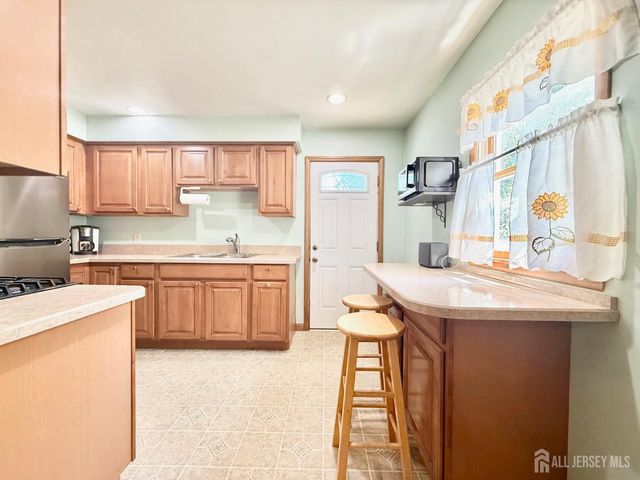 105 Old Post Road, Edison, NJ 08817