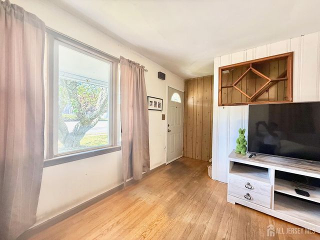105 Old Post Road, Edison, NJ 08817