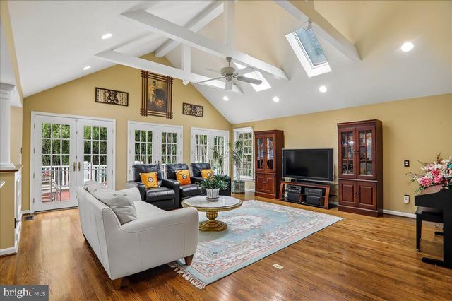 9612 KENTSDALE DR, Potomac, MD 20854