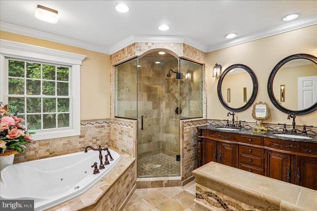 9612 KENTSDALE DR, Potomac, MD 20854