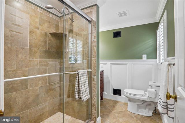 9612 KENTSDALE DR, Potomac, MD 20854