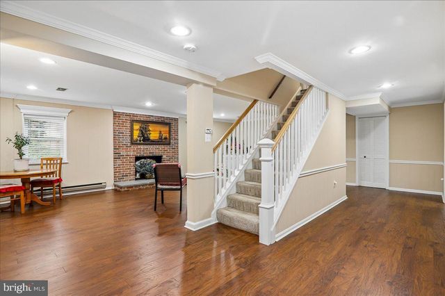 9612 KENTSDALE DR, Potomac, MD 20854