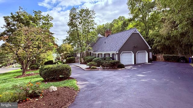 9612 KENTSDALE DR, Potomac, MD 20854