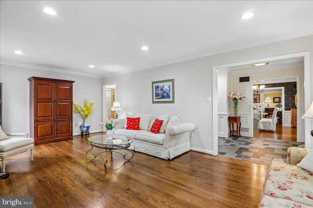 9612 KENTSDALE DR, Potomac, MD 20854