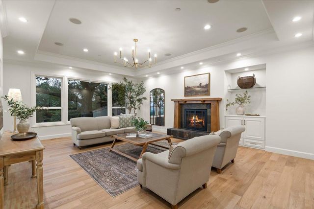 1750 Vista Del Sur, Gilroy, CA 95020