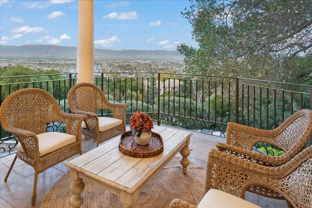 1750 Vista Del Sur, Gilroy, CA 95020