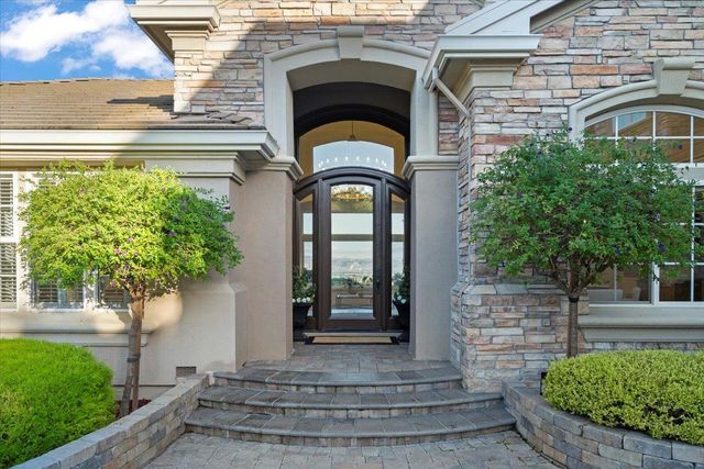 1750 Vista Del Sur, Gilroy, CA 95020