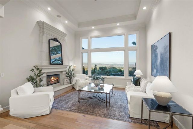 1750 Vista Del Sur, Gilroy, CA 95020