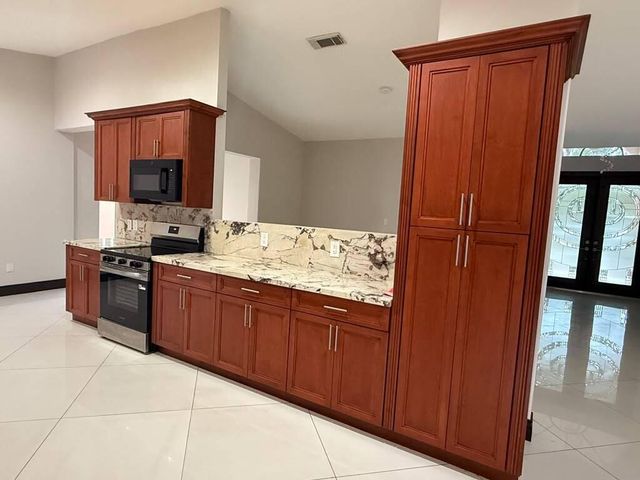 9141 NW 152nd Street, Miami Lakes, FL 33018