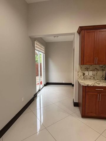 9141 NW 152nd Street, Miami Lakes, FL 33018