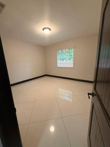 9141 NW 152nd Street, Miami Lakes, FL 33018